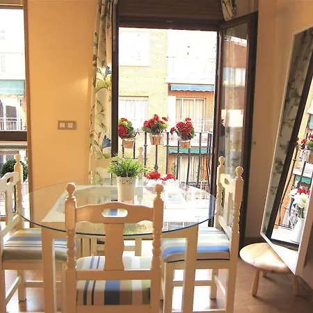 Balcon Con Luz Natural Madrid Buitenkant foto